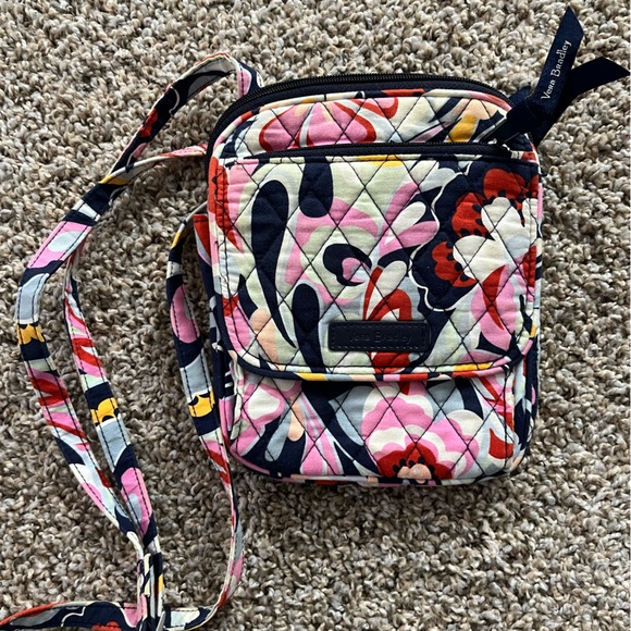 Vera Bradley Handbags - Vera Bradley Crossbody